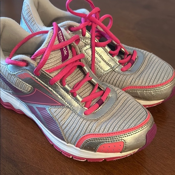 Reebok Gray and Pink Athletic Sneakers with Breathable Mesh vintage - Picture 6 of 7